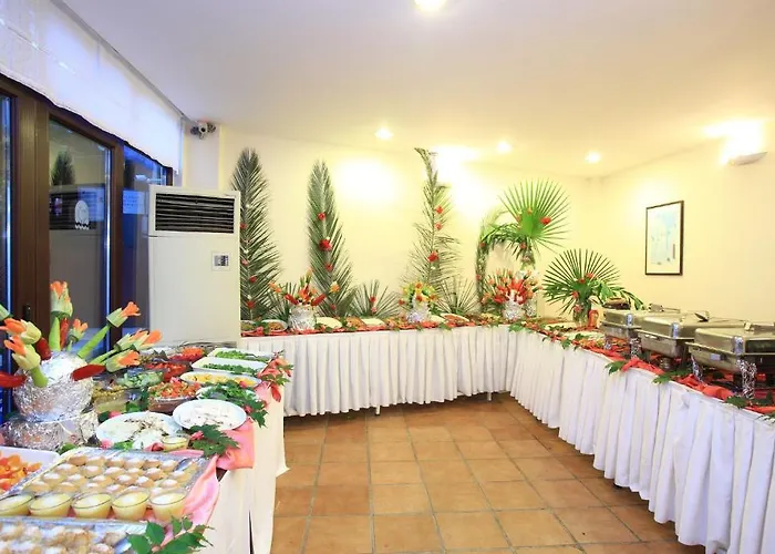 Paloma Hotel 2*