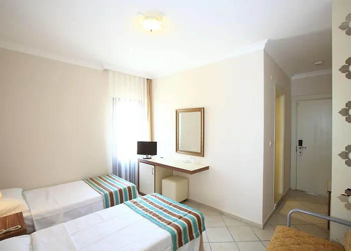 Paloma Hotel 2*